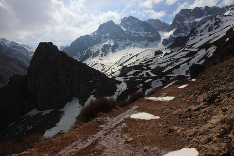 la piste puis la combe menant au Minare Tepeler