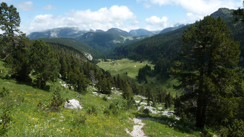 le vallon d'Ablon et le plateau des Glières depuis les Grands Prés